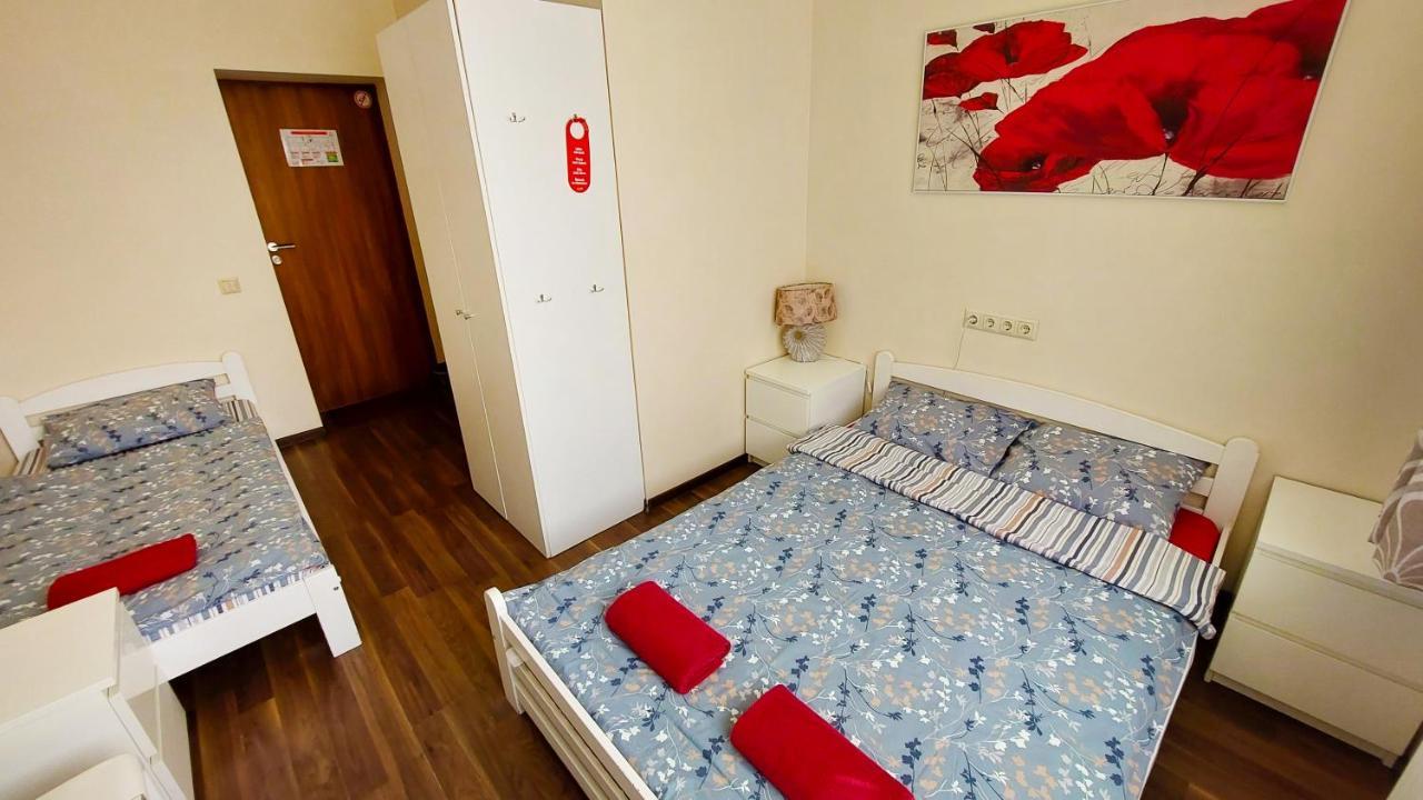 Happy Hotel Рига Екстериор снимка
