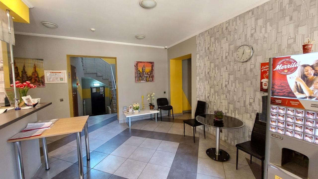 Happy Hotel Рига Екстериор снимка