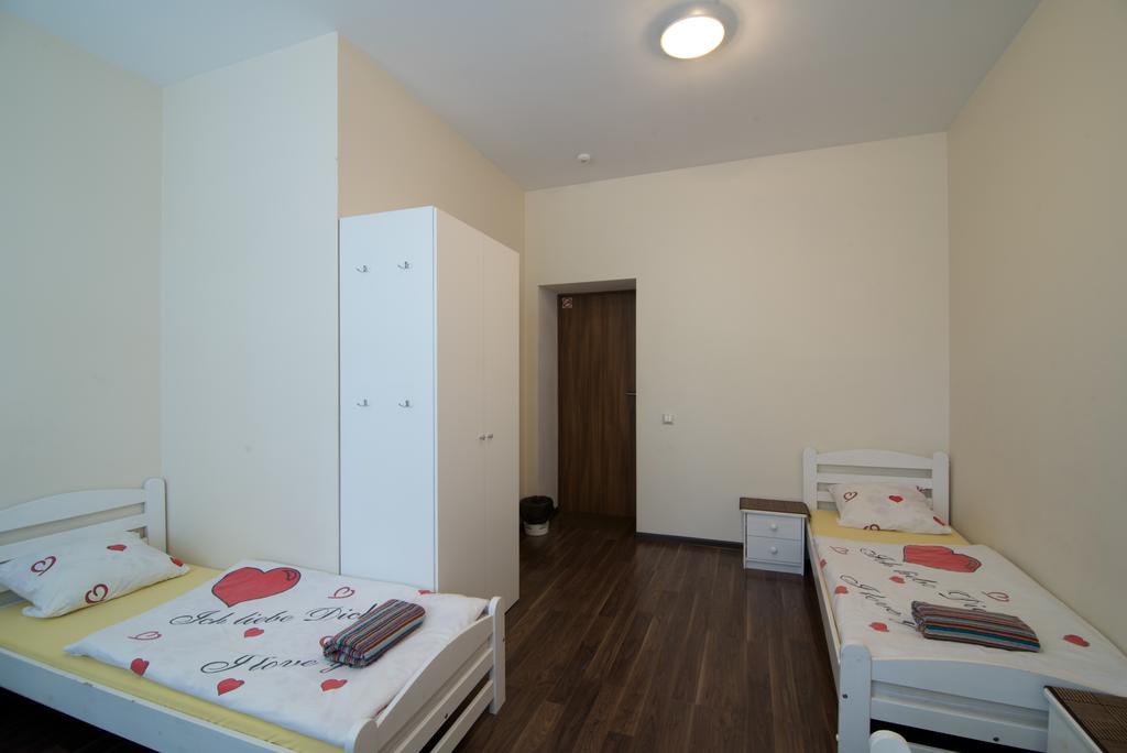 Happy Hotel Рига Екстериор снимка