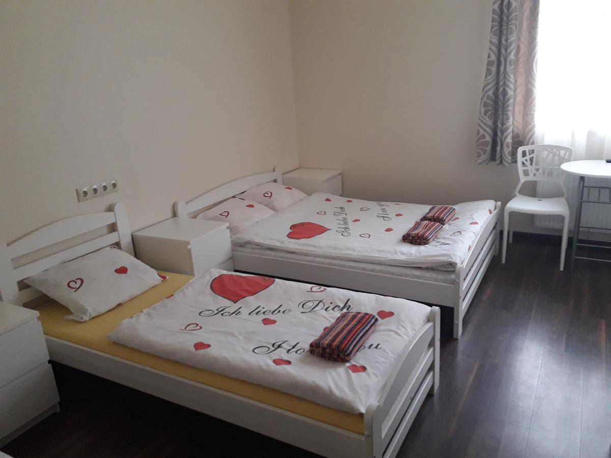 Happy Hotel Рига Екстериор снимка