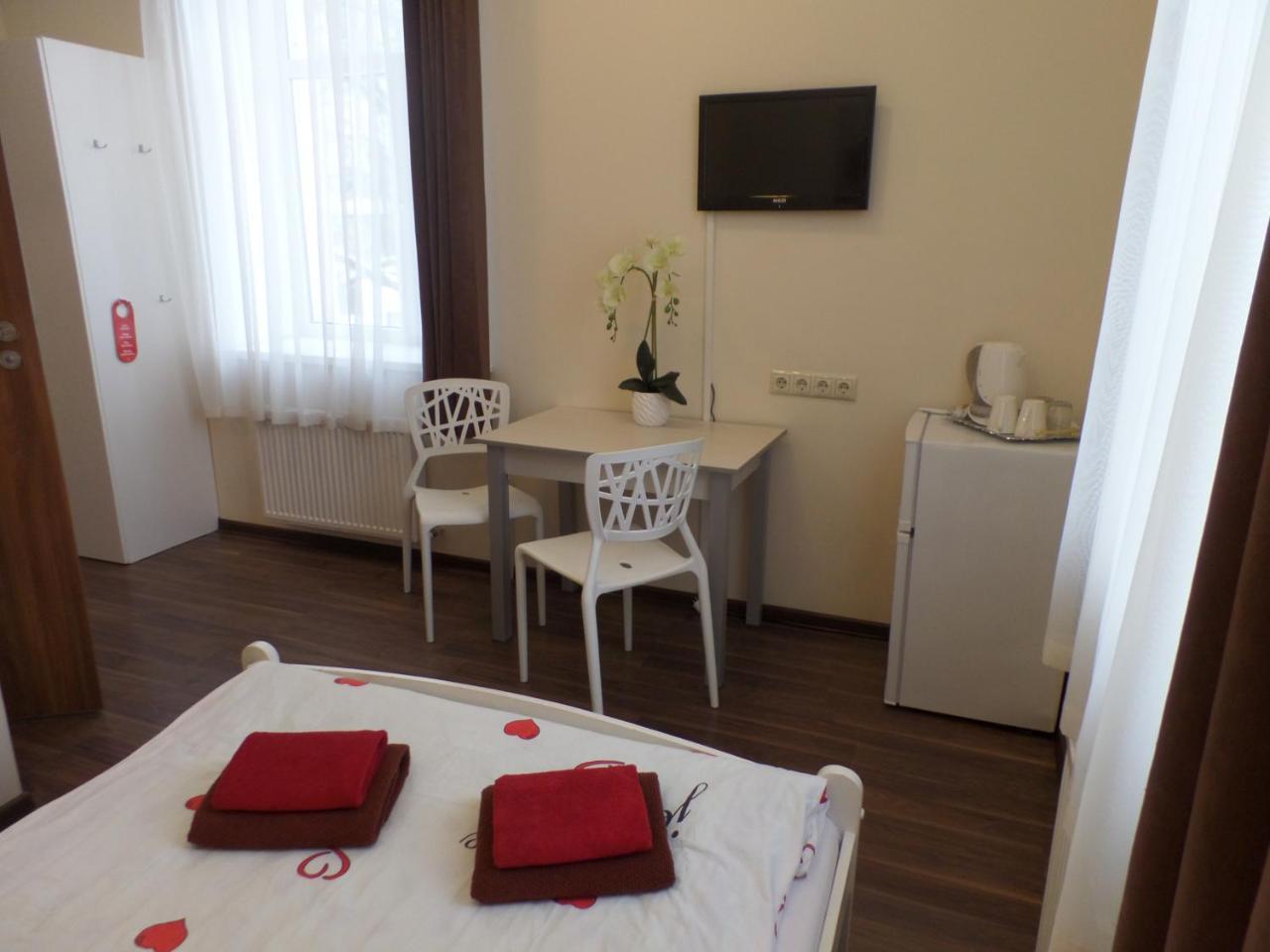 Happy Hotel Рига Екстериор снимка